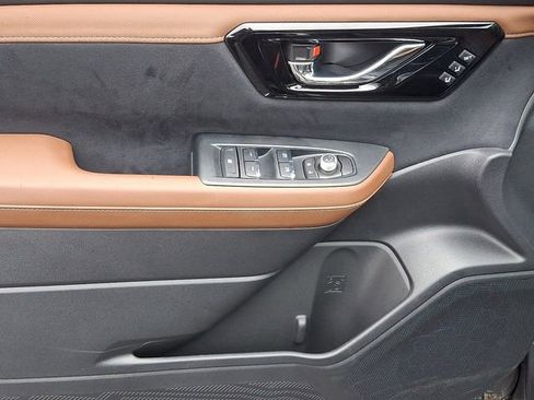 Used 2025 Subaru Forester Touring w/ Touring Package image 13