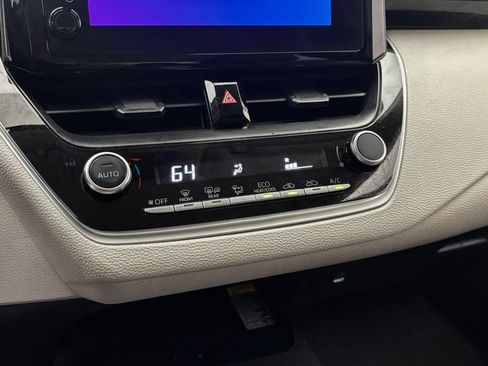 Used 2025 Toyota Corolla LE w/ LE Premium Package FWD image 23