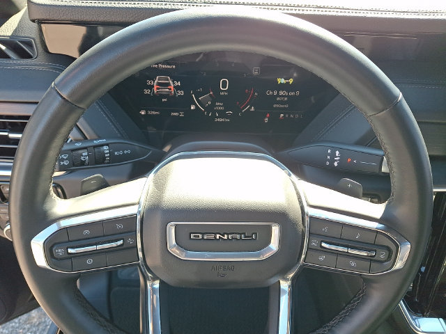 Used 2025 GMC Yukon XL Denali AWD/4WD image 4