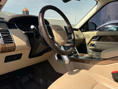 Used 2018 Land Rover Range Rover HSE image 40
