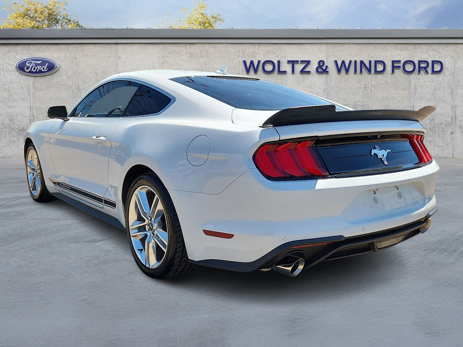 Certified 2021 Ford Mustang Coupe RWD image 4