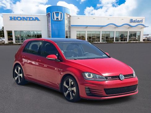Used 2017 Volkswagen GTI SE FWD image 7