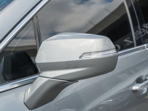 Used 2025 Cadillac XT5 Luxury FWD image 15