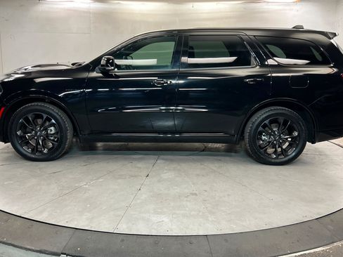 Used 2022 Dodge Durango R/T w/ Blacktop Package AWD/4WD image 2