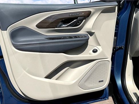 Used 2024 GMC Terrain Denali image 22