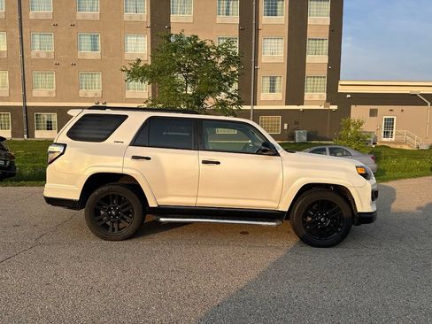 Certified 2019 Toyota 4Runner Limited AWD/4WD image 13