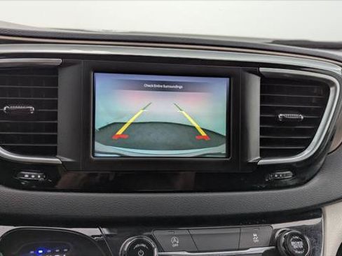 Used 2023 Chrysler Voyager LX FWD image 27