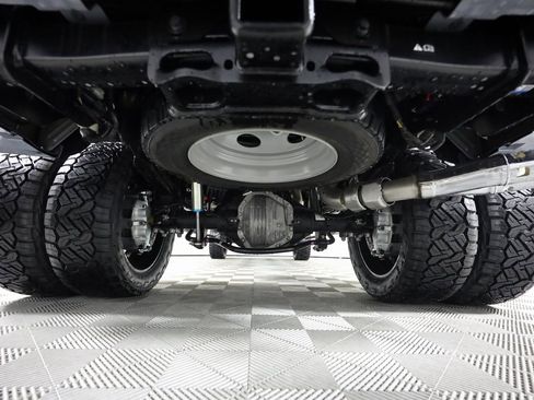 Used 2025 Ford F450 Platinum w/ FX4 Off-Road Package image 57