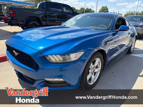 Used 2017 Ford Mustang Coupe RWD image 1