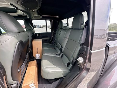 New 2026 Jeep Gladiator Mojave AWD/4WD image 31