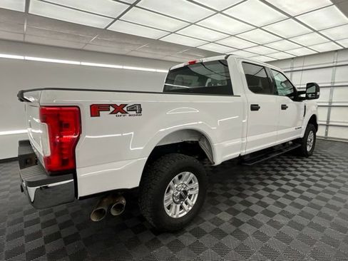 Used 2019 Ford F250 XLT w/ FX4 Off-Road Package image 13