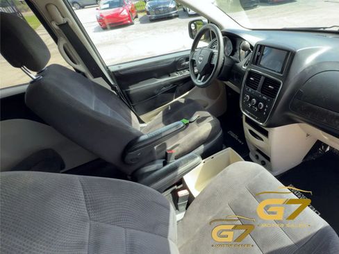 Used 2014 Dodge Grand Caravan SE w/ Quick Order Package 29E SE FWD image 14