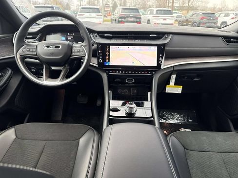 New 2026 Jeep Grand Cherokee Altitude AWD/4WD image 3