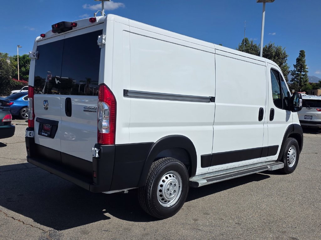 Used 2025 RAM ProMaster 2500 w/ U-Haul Equipment Group FWD image 5
