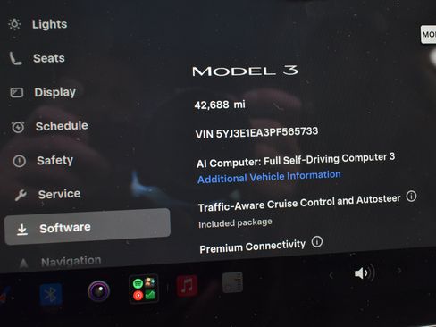 Used 2023 Tesla Model 3 Standard Range RWD image 31