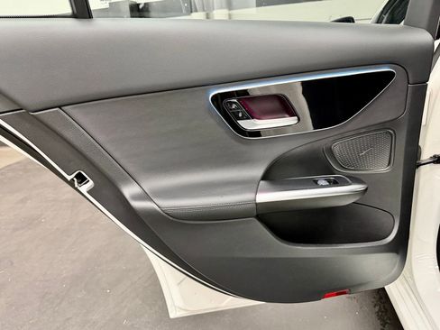 Used 2023 Mercedes-Benz C 300 Sedan image 39