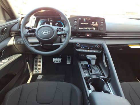 New 2026 Hyundai Elantra SEL Sport FWD image 10