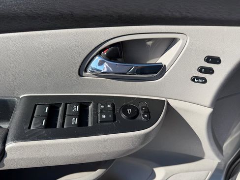 Used 2016 Honda Odyssey Touring Elite image 27