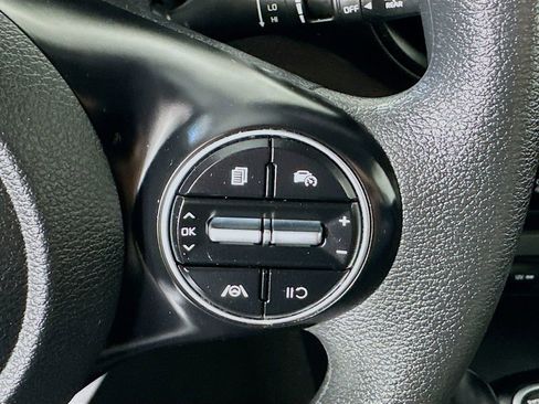 Certified 2023 Kia Soul LX w/ LX Technology Package FWD image 8