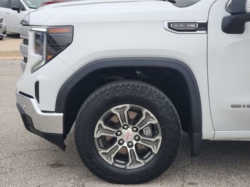 Used 2024 GMC Sierra 1500 SLE w/ Preferred Package image 5