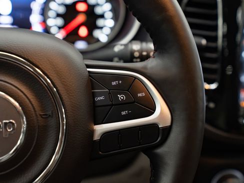 Used 2018 Jeep Compass Limited w/ Navigation Group image 15