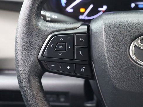 Used 2024 Toyota Sienna LE image 20