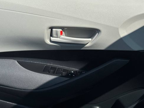 Used 2024 Toyota Corolla LE FWD image 32
