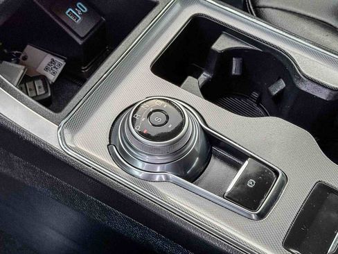 Used 2021 Ford Edge SEL w/ Convenience Package image 18