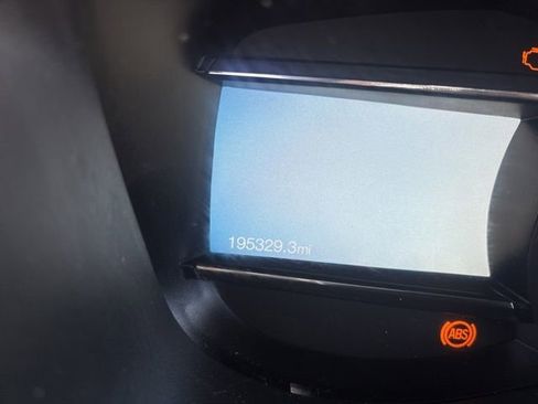 Used 2018 Ford Explorer XLT w/ Equipment Group 201A FWD image 27