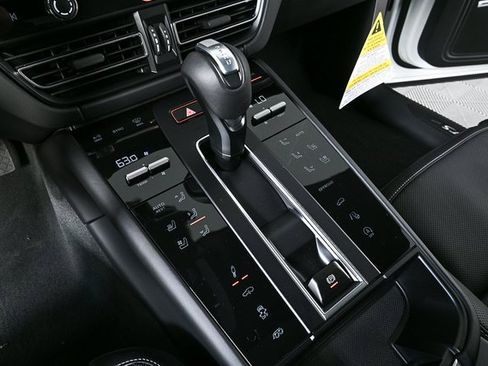 New 2026 Porsche Macan GTS image 23