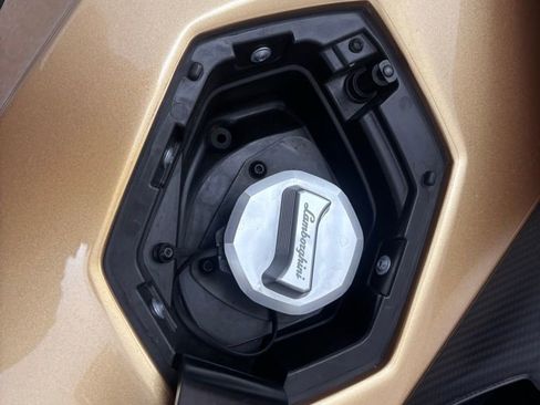 Used 2019 Lamborghini Aventador SVJ image 45