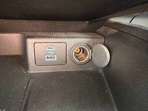 Used 2021 Ford Escape Titanium AWD/4WD image 34