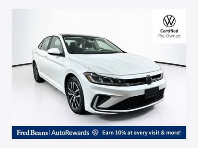 Used 2025 Volkswagen Jetta SE w/ Sunroof Package