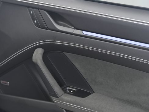 Certified 2024 Porsche 911 GT3 RWD image 17