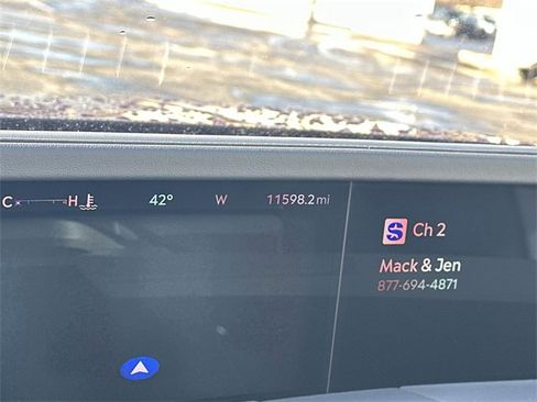 Used 2024 Lincoln Nautilus Reserve w/ Equipment Group 202A image 12