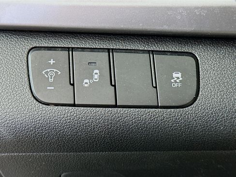 Used 2018 Hyundai Elantra Value Edition w/ Cargo Package FWD image 17