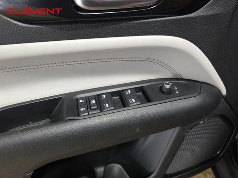 Used 2022 Jeep Compass Limited image 22