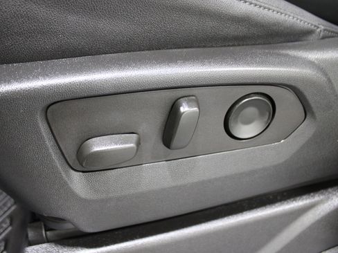 Used 2023 Chevrolet Suburban Z71 image 4