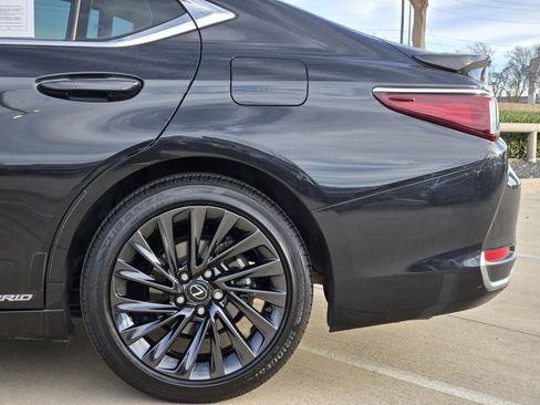 Used 2022 Lexus ES 300h Ultra Luxury image 31