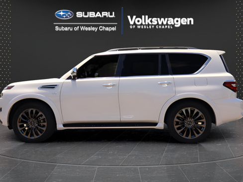 Used 2022 Nissan Armada Platinum w/ Captain's Chairs Package RWD image 5