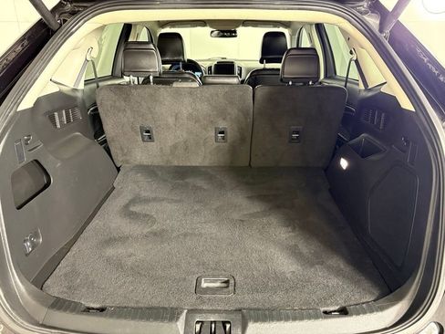 Used 2024 Ford Edge Titanium image 18