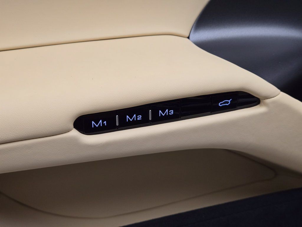 Used 2025 Ferrari 12Cilindri RWD image 37