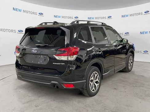 Used 2023 Subaru Forester Premium image 5