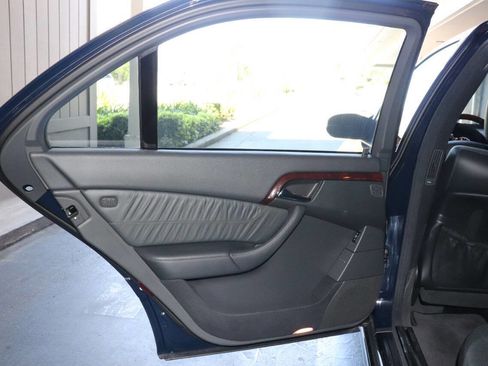 Used 2004 Mercedes-Benz S 500 image 51