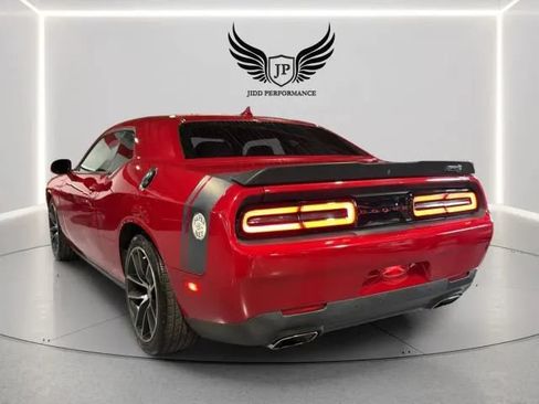 Used 2016 Dodge Challenger R/T Scat Pack RWD image 9