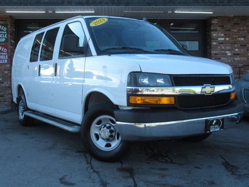 Used 2024 Chevrolet Express 2500 w/ Driver Convenience Package RWD image 2