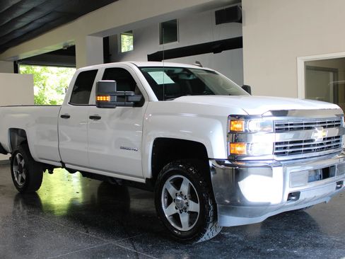 Used 2018 Chevrolet Silverado 2500 W/T w/ WT Convenience Package RWD image 1