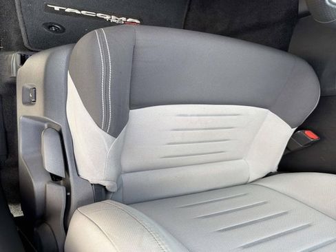 Certified 2025 Toyota Tacoma TRD Sport image 10