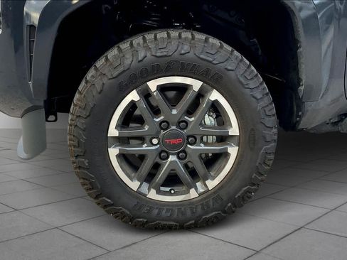 Used 2025 Toyota Tacoma TRD Sport AWD/4WD image 11