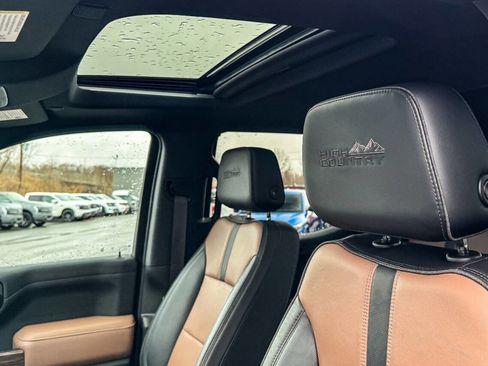 Used 2021 Chevrolet Silverado 1500 High Country w/ Technology Package image 24